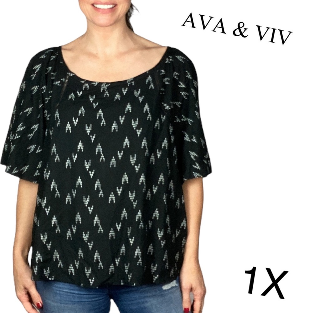 Ava & Viv Black & White Boho Short Sleeved Blouse with Stitching Detail EUC 1X